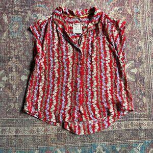 49 of 52 Conversations By Anthropologie Women’s Medium Red Floral Button-Up